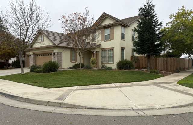 Photo of Lovely 5/3 with a desirable downstairs bedroom.