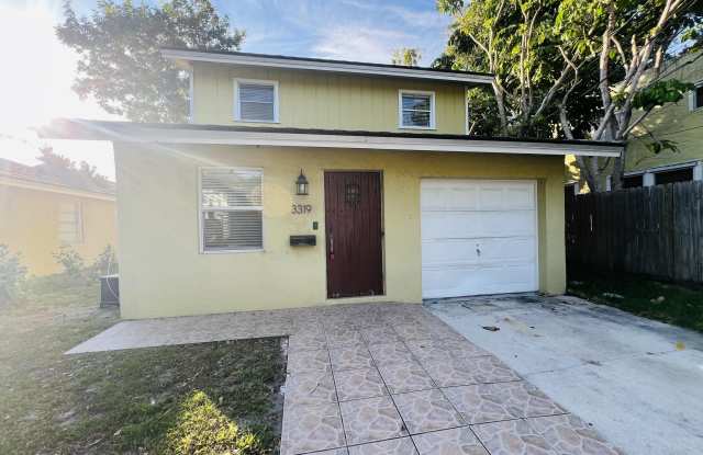 Photo of 3319 S Olive Avenue