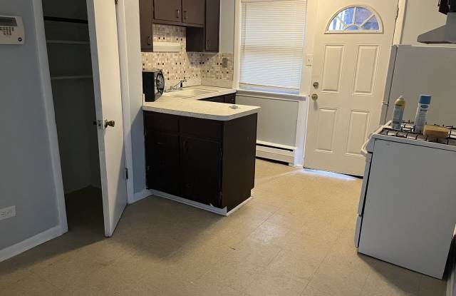 13940 S Edbrooke Avenue unit: 2W