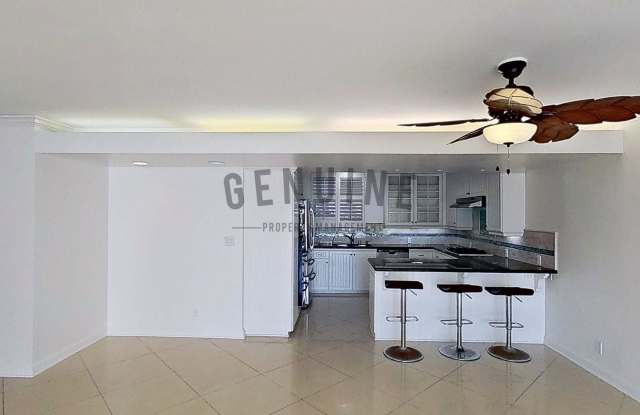 2Bd 2Ba Spacious Newport Bay Front Condo