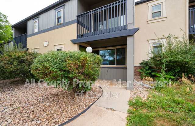 800 West Moorhead Circle