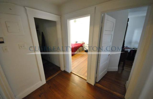 52 Montfern Rd.