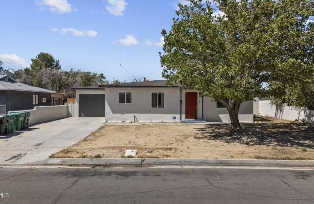 1135 W Pillsbury Street