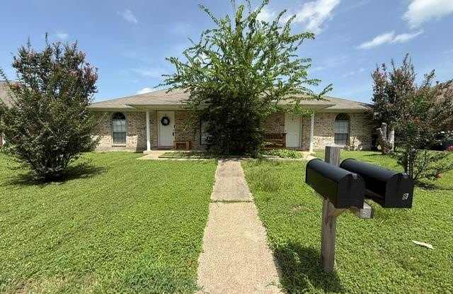903 Azalea Court