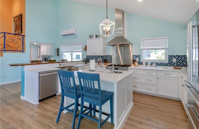 2372 Baybreeze Street