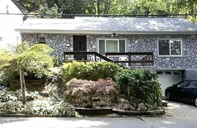 31 Riverside Avenue