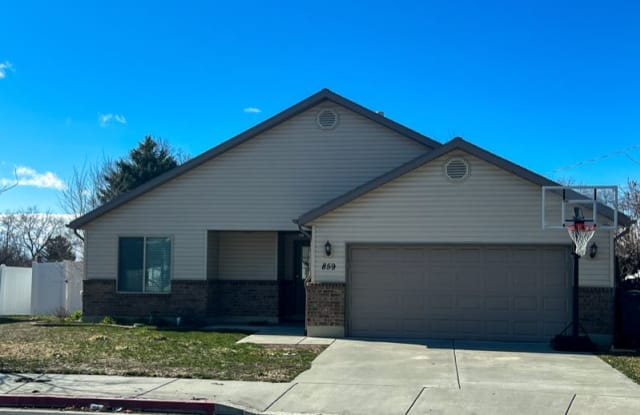 859 N 460 E - 859 North 460 East, Logan, UT 84321