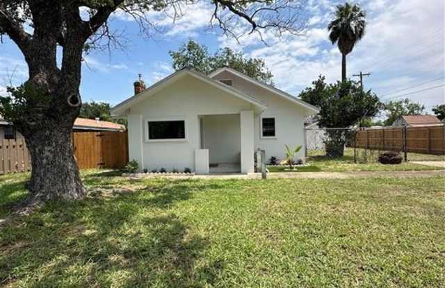 1214 Tamarack Avenue