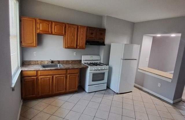 2427 E FEDERAL Street