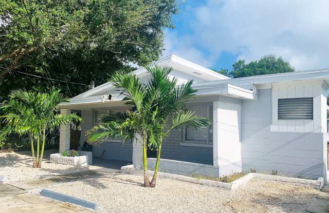 3805 W Leona St Apt 1