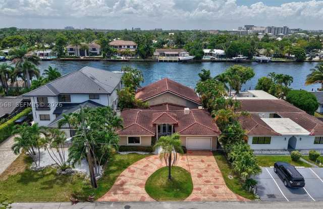 317 S Riverside Dr