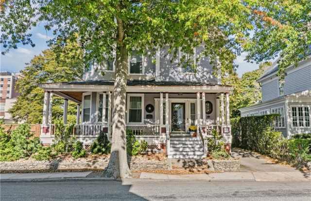 Photo of 18 Rhode Island Avenue unit: 3