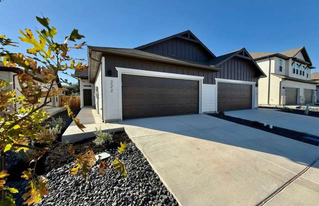 Photo of Want luxury living in the Far West ...Look no further...Amanda Park is it!