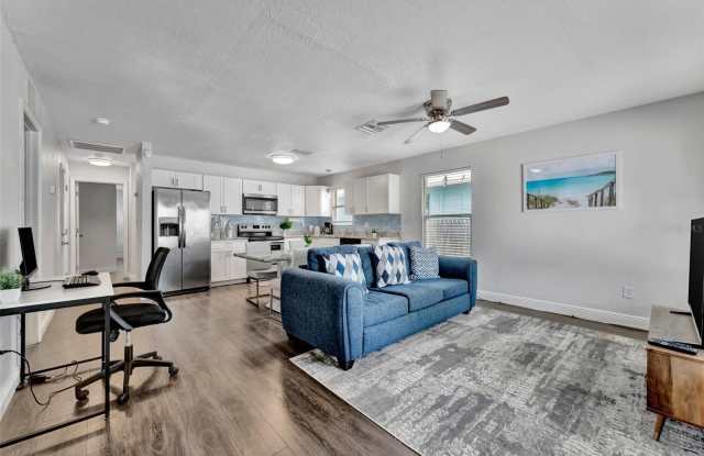 2851 EMERSON AVENUE S