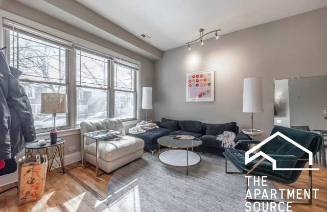 2430 N Marshfield Ave