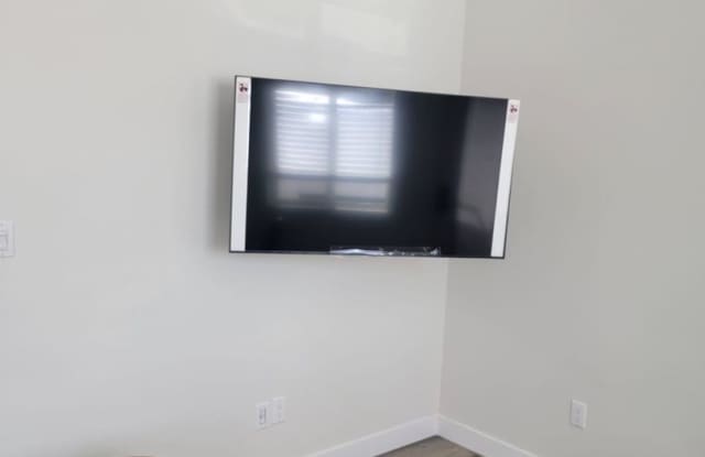 Charming 1-Bedroom ADU in West Hills!