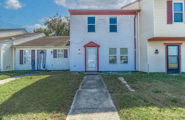 Charming 3-Bedroom Townhouse in Chesapeake (CARPET IS BEING CLEANED)