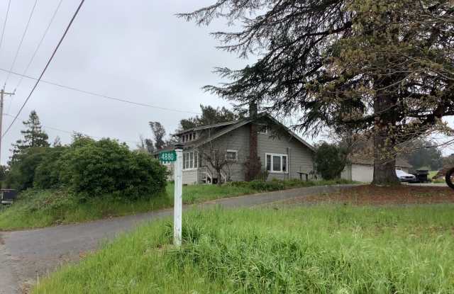 Cute house on country property - 4880 Hessel Road, Sonoma County, CA 95472