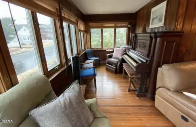 12 E Beardsley Avenue