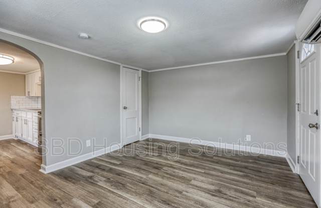 401 S Spring St  (Upstairs)