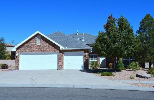 8720 Pinecrest Drive NW - 8720 Pinecrest Drive Northwest, Albuquerque, NM 87114