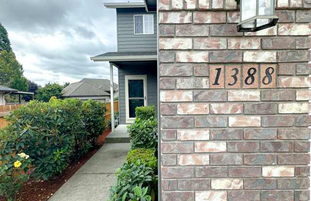 1388 Northern Heights Loop Northeast - 1388