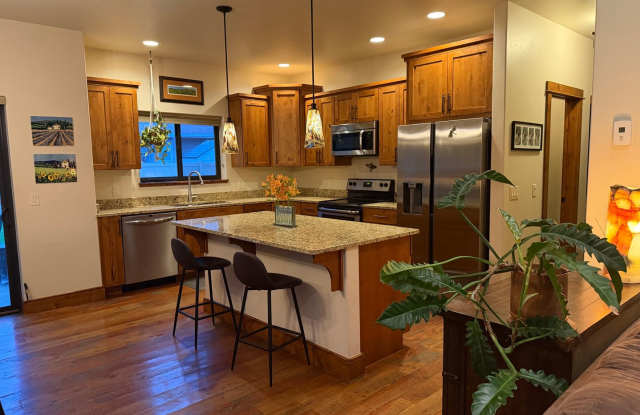 New Whitefish Rental - 3 Bedroom/2.5 Bath Beautiful Updated Home (Unfurnished). Available Aug 1st.