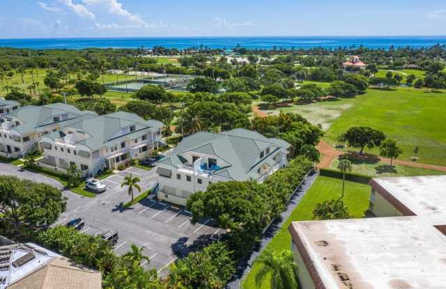 860 Bella Vista Court S