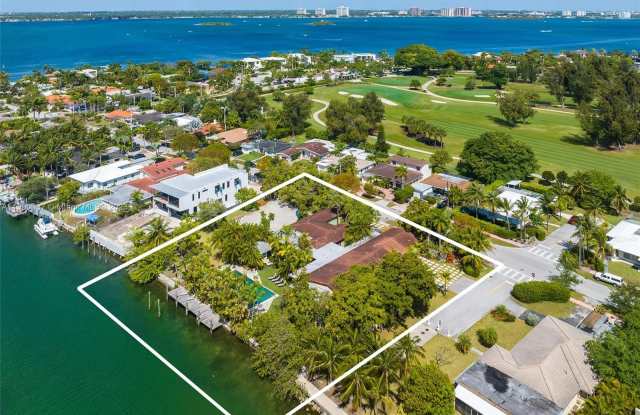900 S Shore Dr