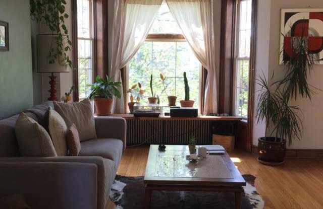 2513 North Spaulding Avenue