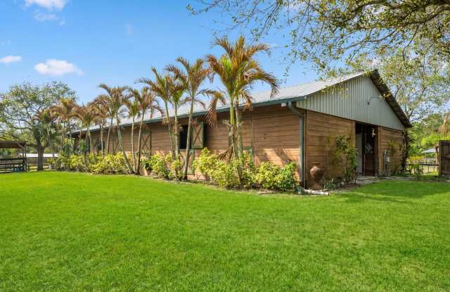 12440 Tangerine Boulevard