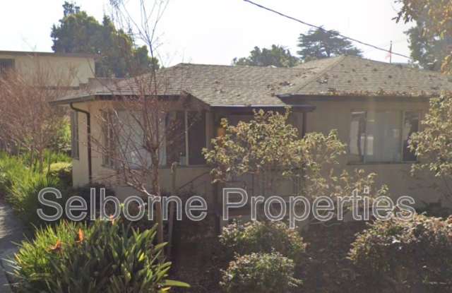 527 Callan Ave