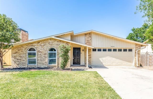 2223 Pennington Drive - 2223 Pennington Drive, Arlington, TX 76014