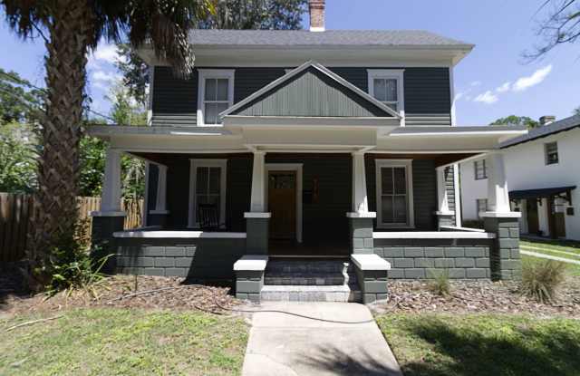 Beautifully Renovated 2-Bedroom Apartment in Duck Pond