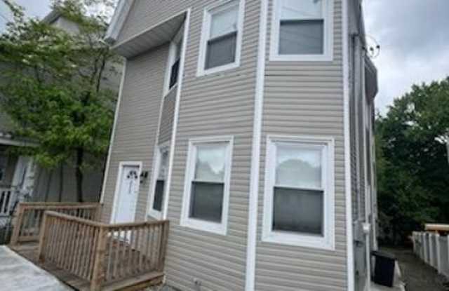 473 Grove St