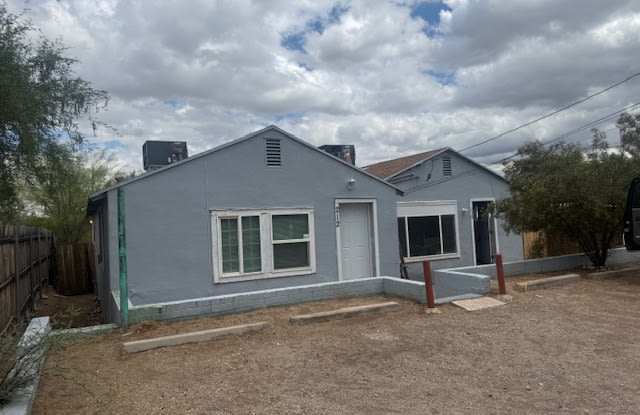 212 West Blacklidge Drive