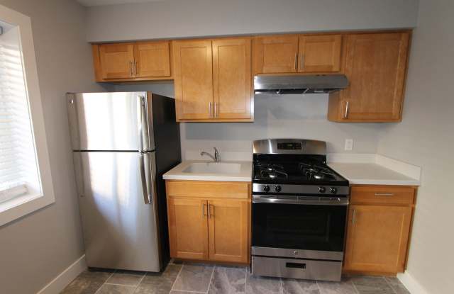 Midtown is a Must! 1 bedroom at the Coventry! Free laundry and Parking!
