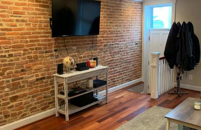 Stylish 3 Bed/3 Bath Townhome in Canton!