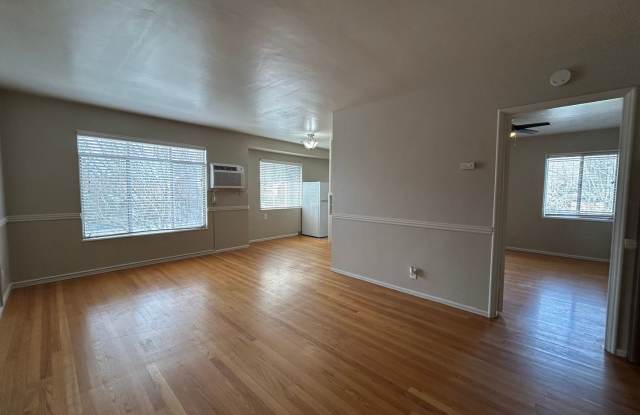 Carlson Drive (5488, 5492)