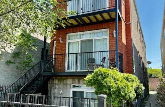 Photo of 2709 W Congress Parkway