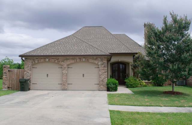 Three Bedroom Home in Lebesque Place Subdivision! photos photos