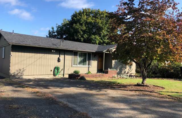 Photo of 3 bedroom 2 bathroom house in Thurston!