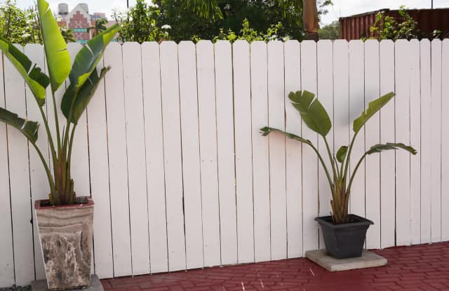 2512 Northwest 66th Street