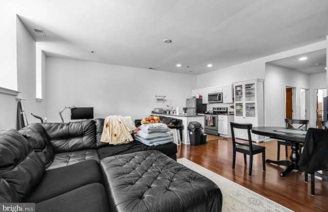 Photo of 1001 CHESTNUT STREET