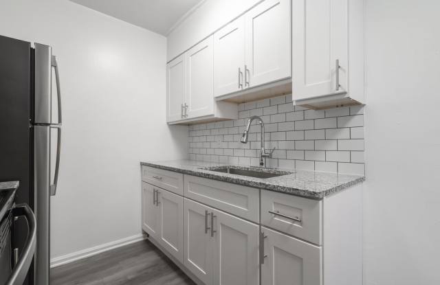 Crossroads Landing East