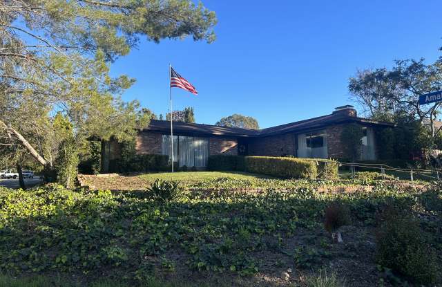 Photo of 809 Toulon Dr