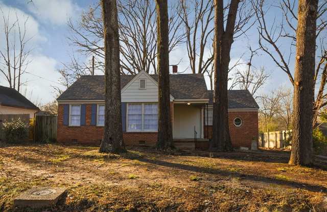 Charming updated 3 bed, 1 bath home near University of Memphis.