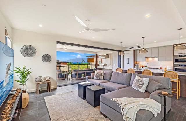 **Modern Wailea Living**