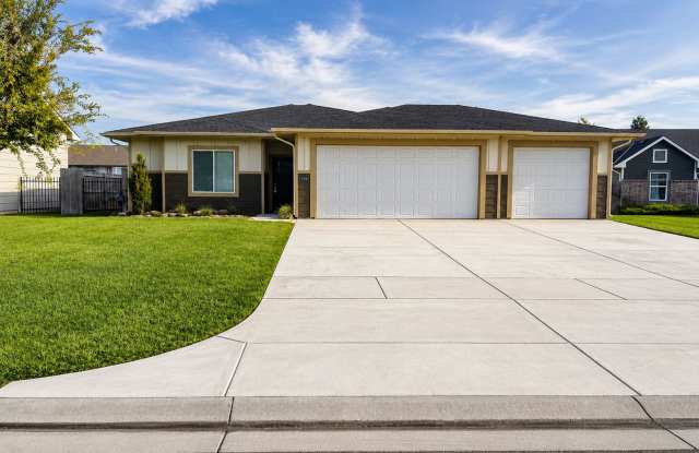Spacious 3-Bedroom Home with Huge Backyard & Primary Ensuite