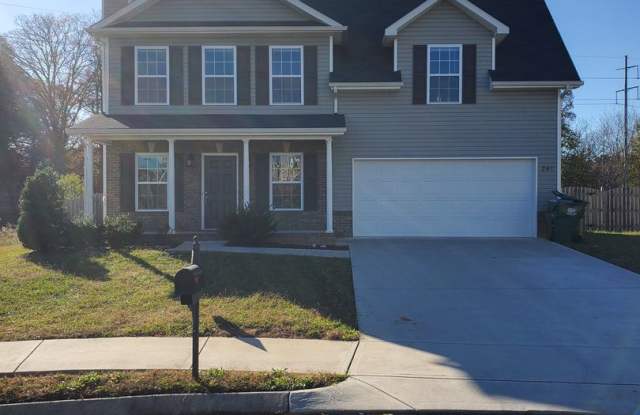 Maryville 37804 - 3 bedroom, 2.5 bath home with fireplace - Call Karen Robertson (865) 454-7626